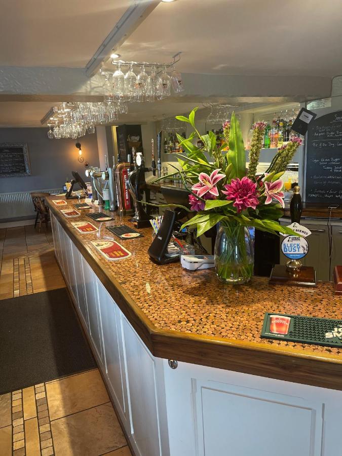 The Railway Inn Rise Esterno foto